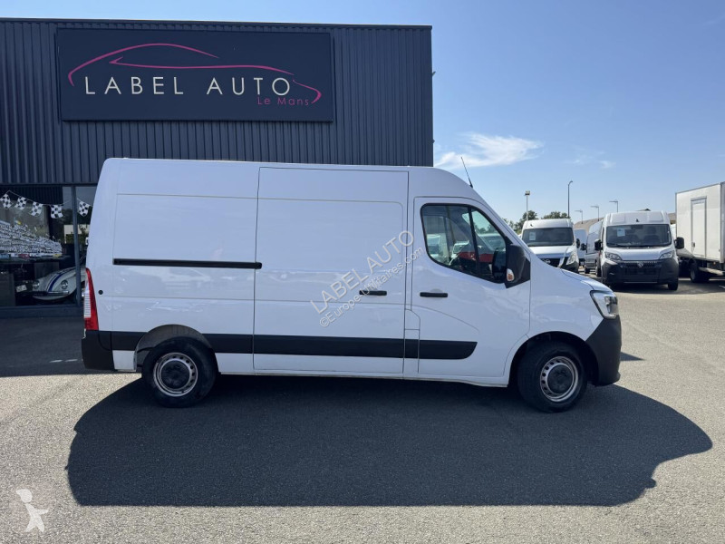 Véhicule utilitaire Renault 2.3
