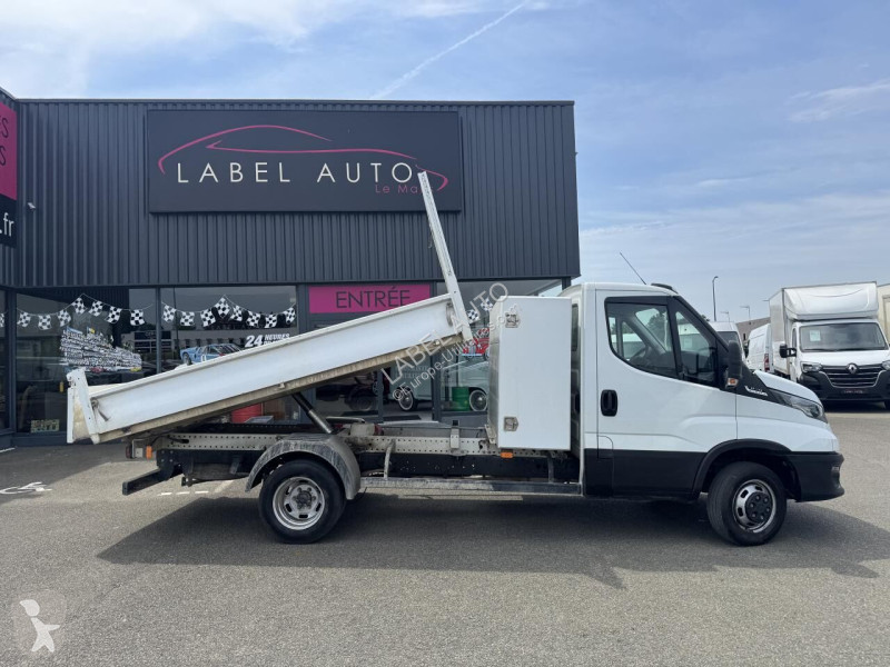 Véhicule utilitaire Iveco 35c14