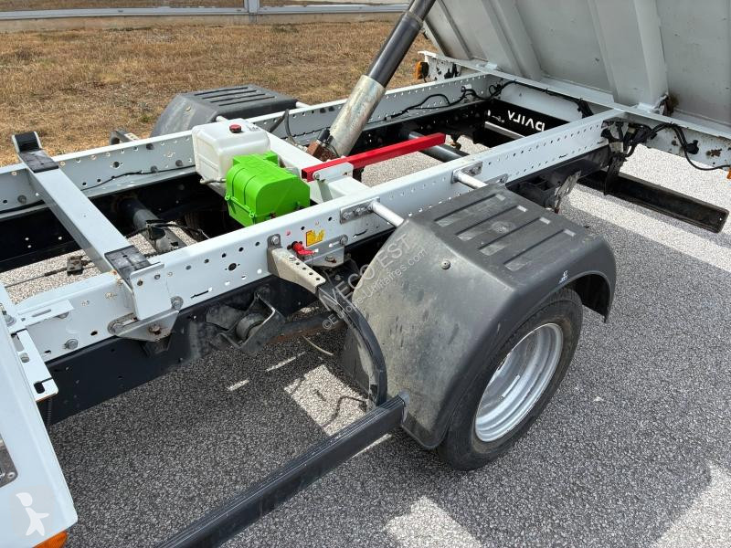 Véhicule utilitaire Iveco CCb 35C16H3.0 D 6 PL...