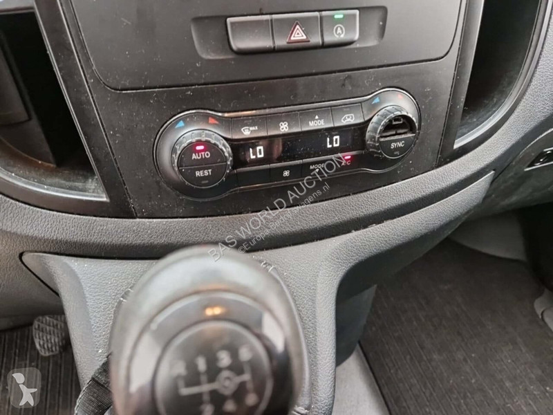 Лекотоварен автомобил Mercedes 110 CDI Lang DC...