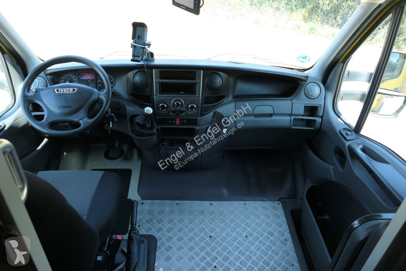 Véhicule utilitaire Iveco Daily 35 S11 C30C...