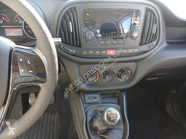 Furgoneta Fiat DOBLO - 5 posti