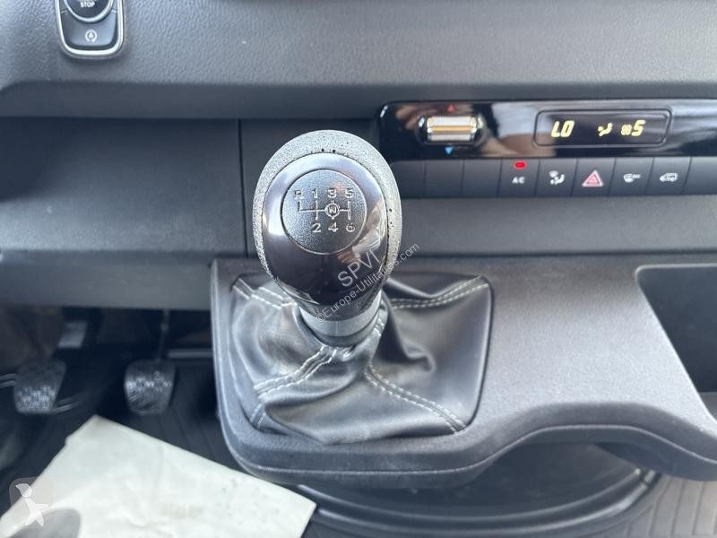 Véhicule utilitaire Mercedes Fg 215 CDI 39 3T0...