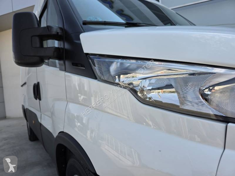 عربة نفعية Iveco