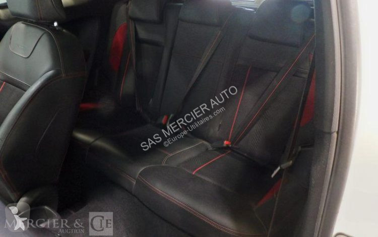عربة نفعية Peugeot
