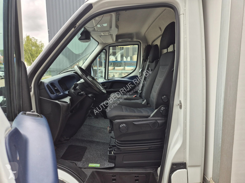 Samochód dostawczy Iveco 35C16 2.3D/ Navi/...
