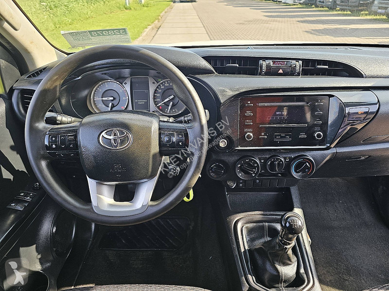 عربة نفعية Toyota 2.4 4x4 Airco NAP Pickup Hilux