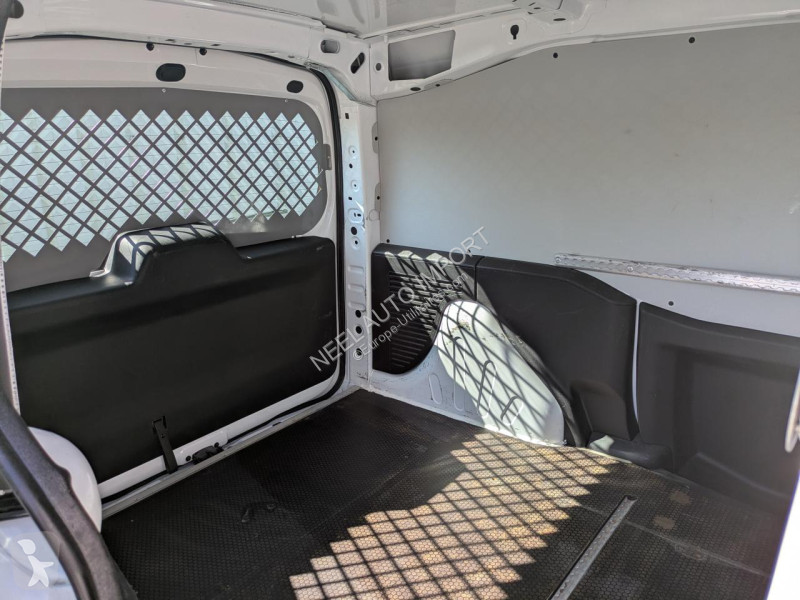 Véhicule utilitaire Citroën BERLINGO II 1.6...