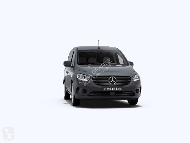 Véhicule utilitaire Mercedes 112 CDI Fourgon...