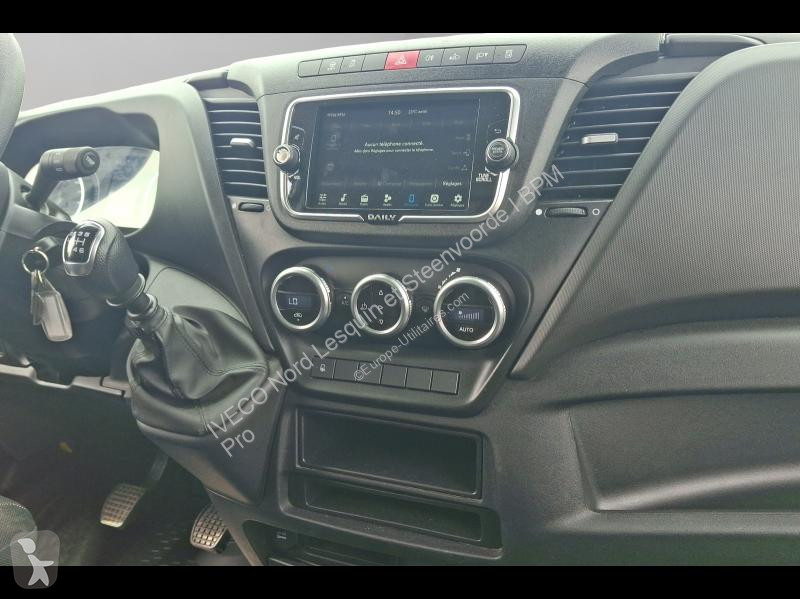 Véhicule utilitaire Iveco CCb 35C16H...