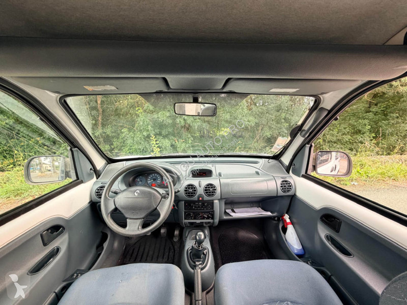 عربة نفعية Renault 1.9D 65CH RTA D65 FAIBLE...