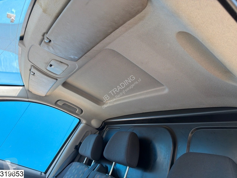 عربة نفعية Mercedes Manual ?