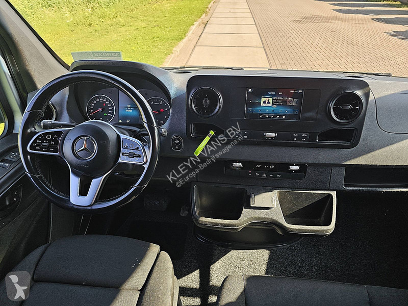 Коммерческий автомобиль Mercedes 317 L2H2...