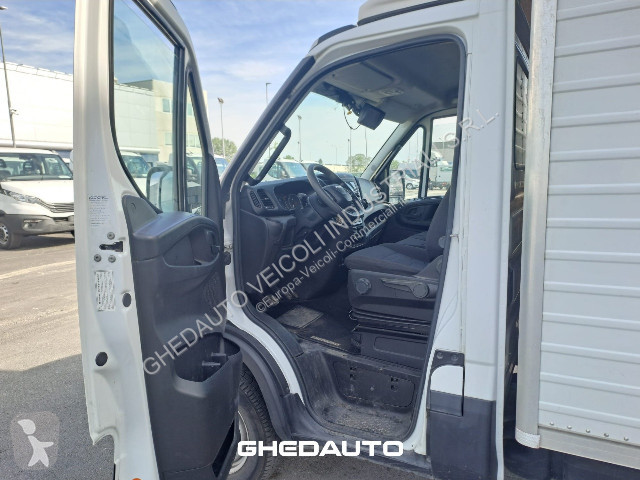 عربة نفعية Iveco Daily 35C16 - 35C16H