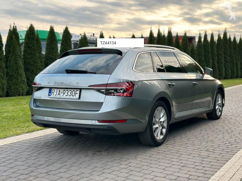 عربة نفعية Skoda 2.0 TDI SCR 147kW DSG STYLE COMBI