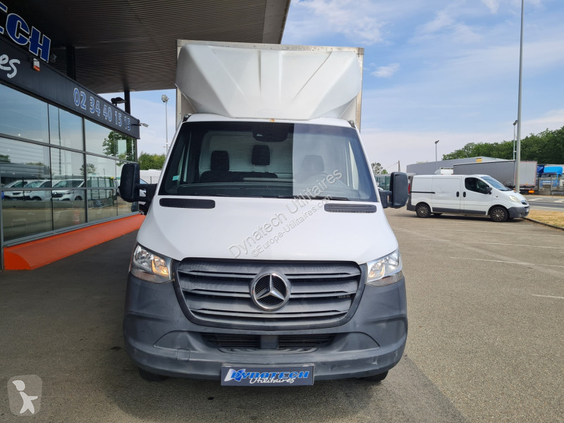 Véhicule utilitaire Mercedes