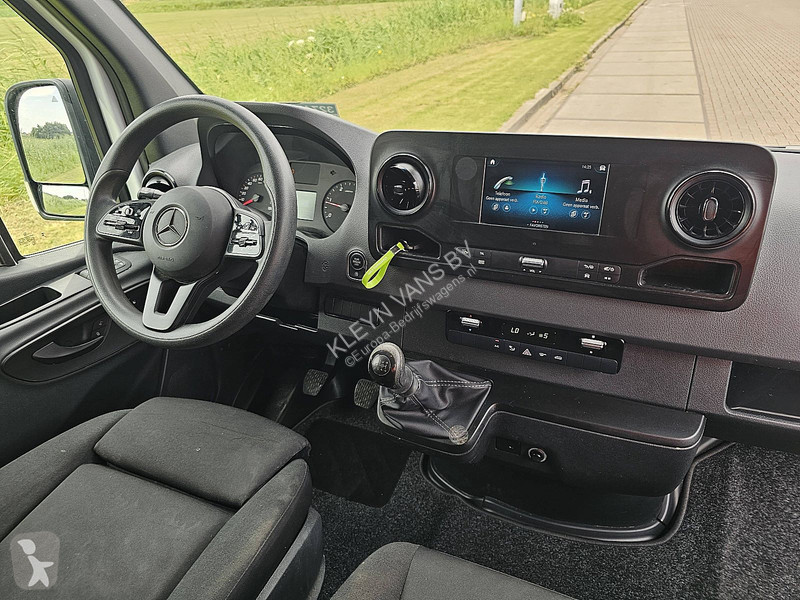 عربة نفعية Mercedes 315 L2H1 RWD Mbux AC