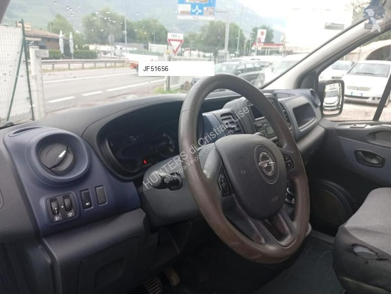 Véhicule utilitaire Opel 6 posti
