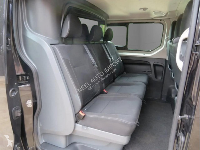 Véhicule utilitaire Renault TRAFIC DOUBLE...