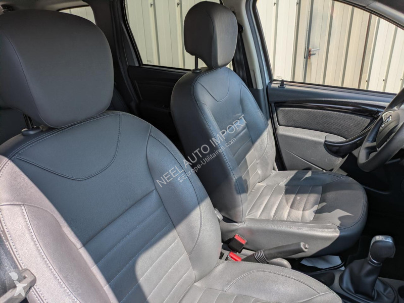 عربة نفعية Dacia DUSTER 1.5 DCI 110CH EDC BOITE...