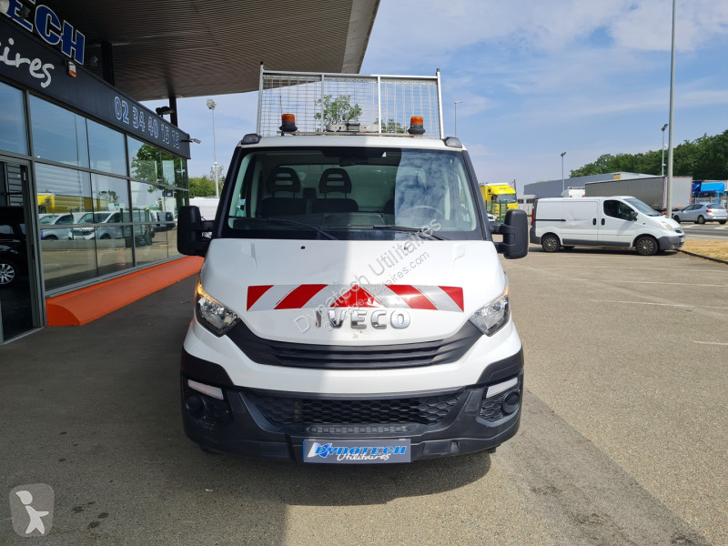 Véhicule utilitaire Iveco DAILY CCB 35C14...