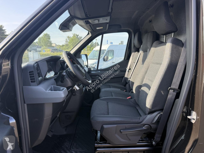 Véhicule utilitaire Nissan INTERSTAR Tekna 3.5t...