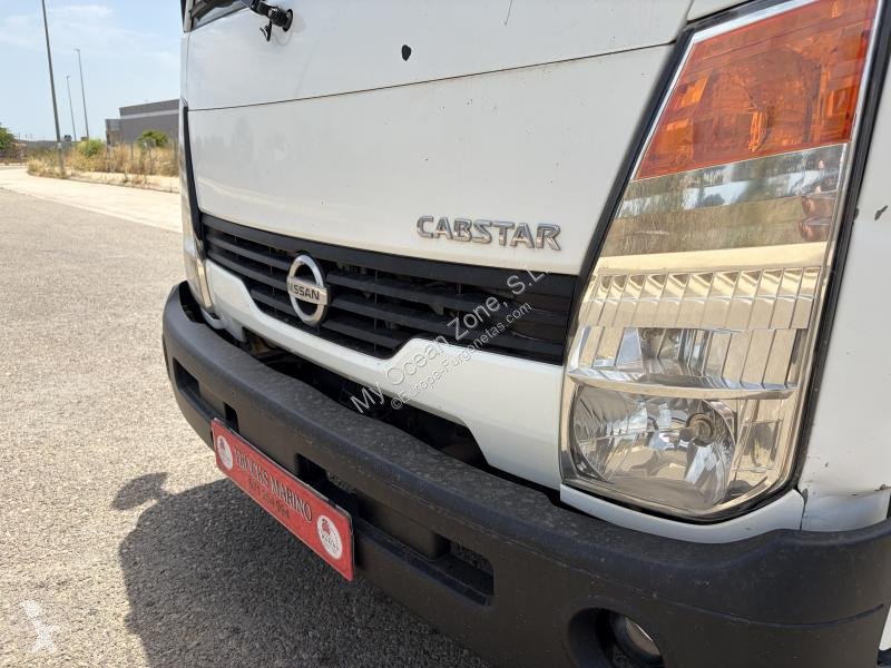Samochód dostawczy Nissan 35.13