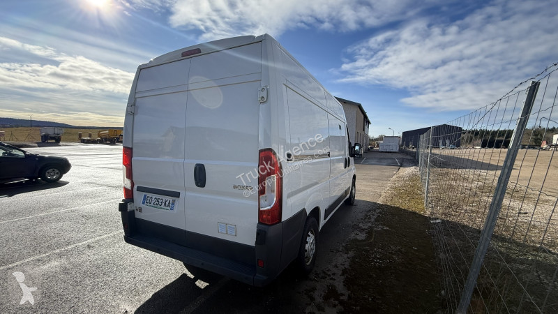 Véhicule utilitaire Peugeot