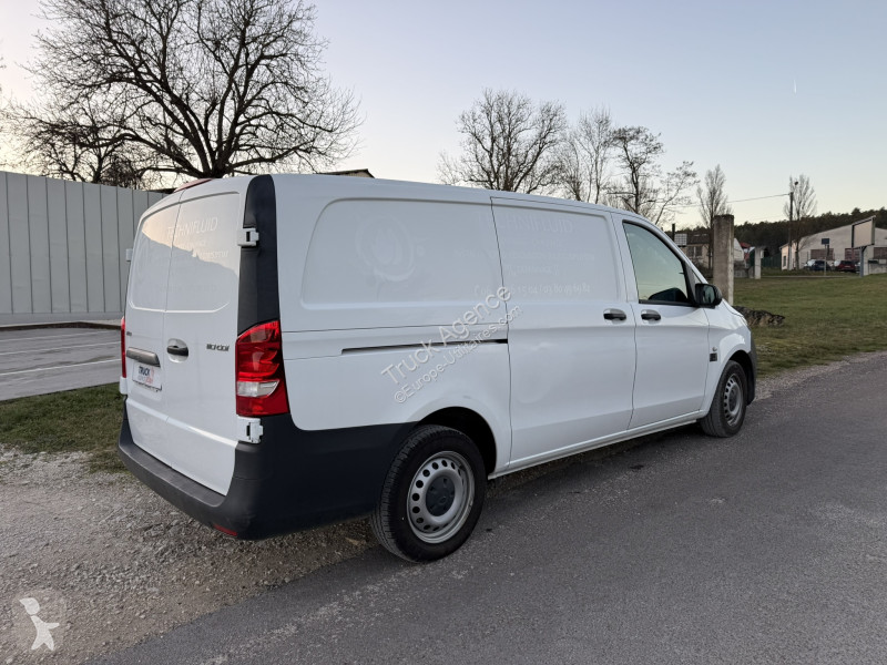 Véhicule utilitaire Mercedes  VITO