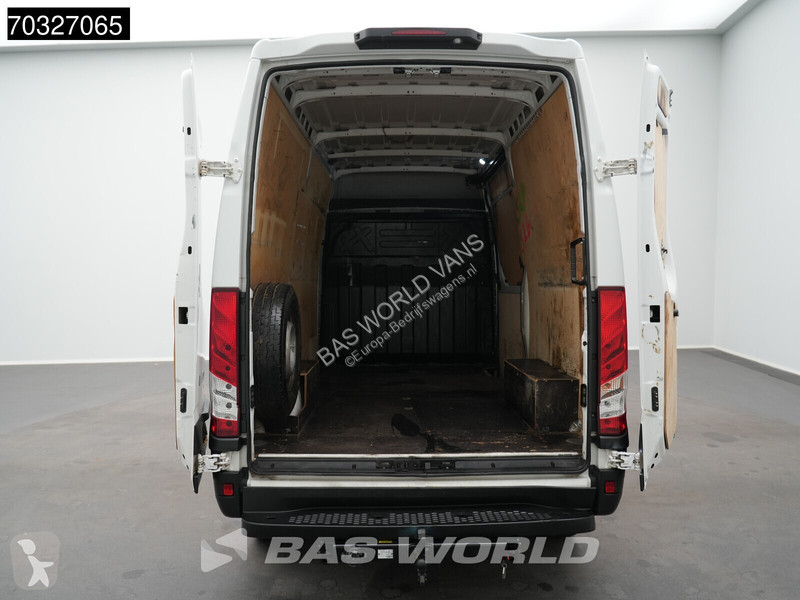 Лекотоварен автомобил Iveco 35S18 3.0L Automaat...