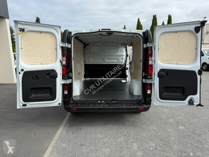 Véhicule utilitaire Renault TRAFIC III FG L2H1...