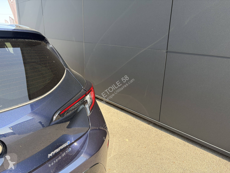 عربة نفعية Toyota Corolla Hybride 140ch