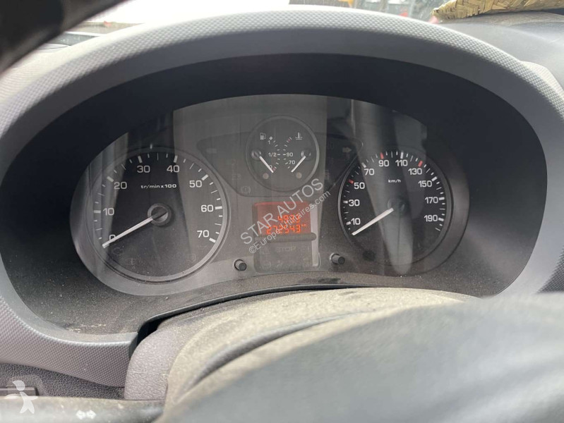 عربة نفعية Peugeot