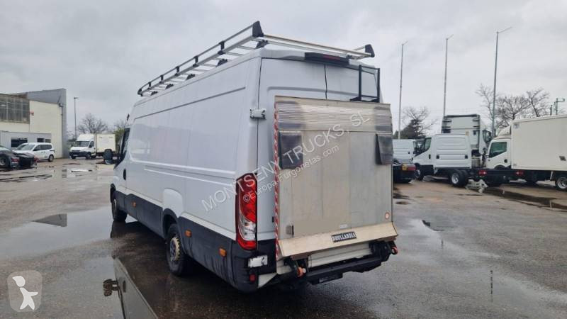 عربة نفعية Iveco