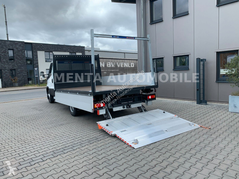 Furgoneta Iveco 70C18H PRITSCHE SIEBD KISTE...