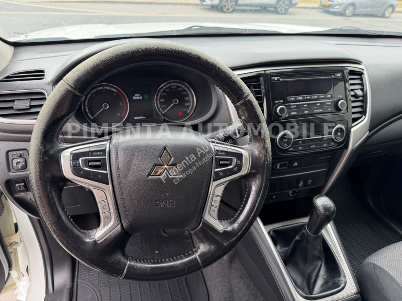 عربة نفعية Mitsubishi D/C 220DI-D M-PRO...