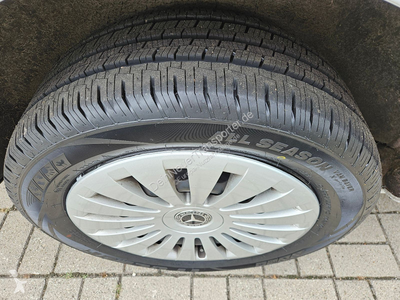 Mercedes Vito...