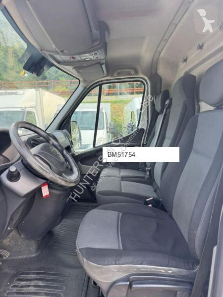 عربة نفعية Nissan 3posti
