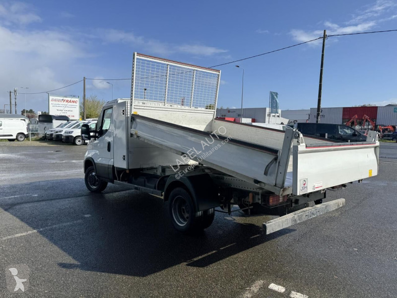 Véhicule utilitaire Iveco 35c16