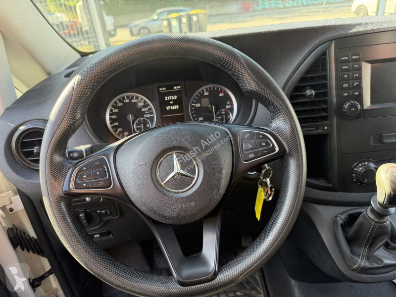Véhicule utilitaire Mercedes VITO  111 CDI...