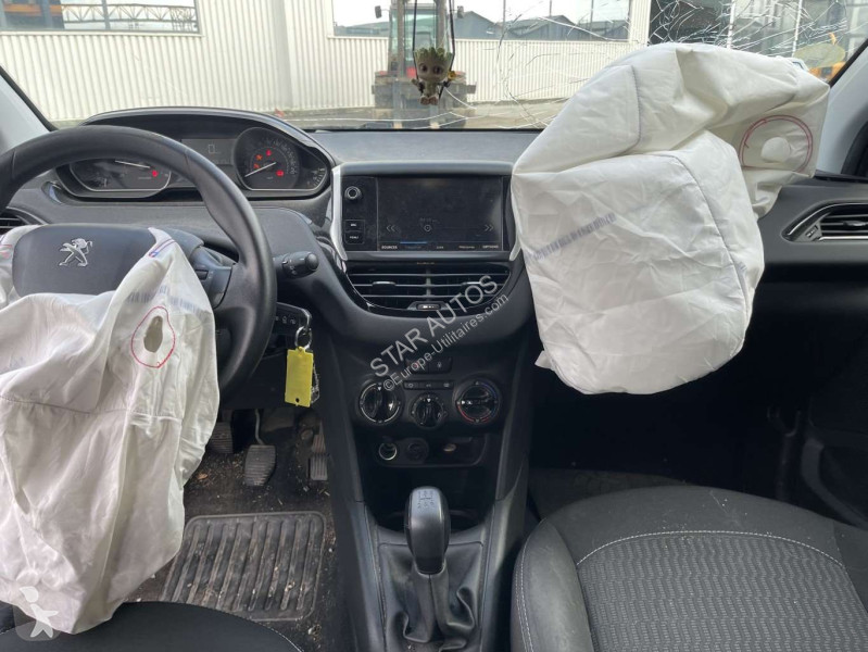 عربة نفعية Peugeot