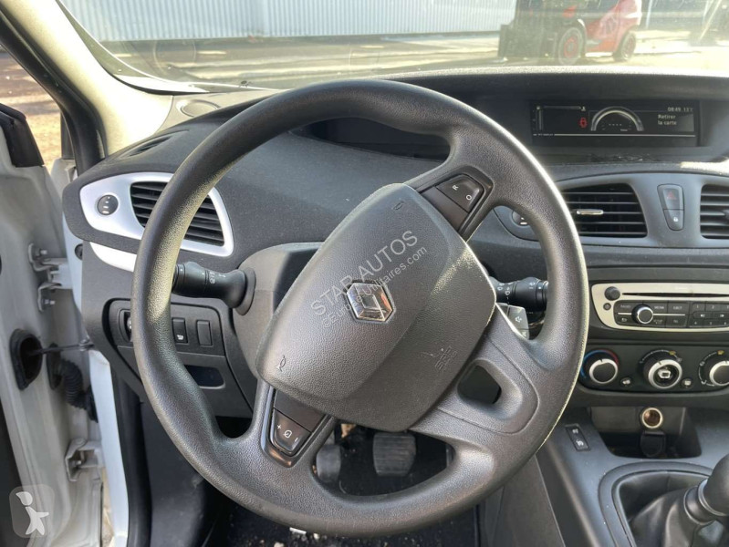عربة نفعية Renault