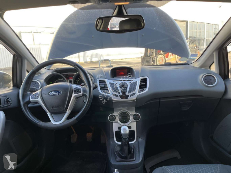 Véhicule utilitaire Ford