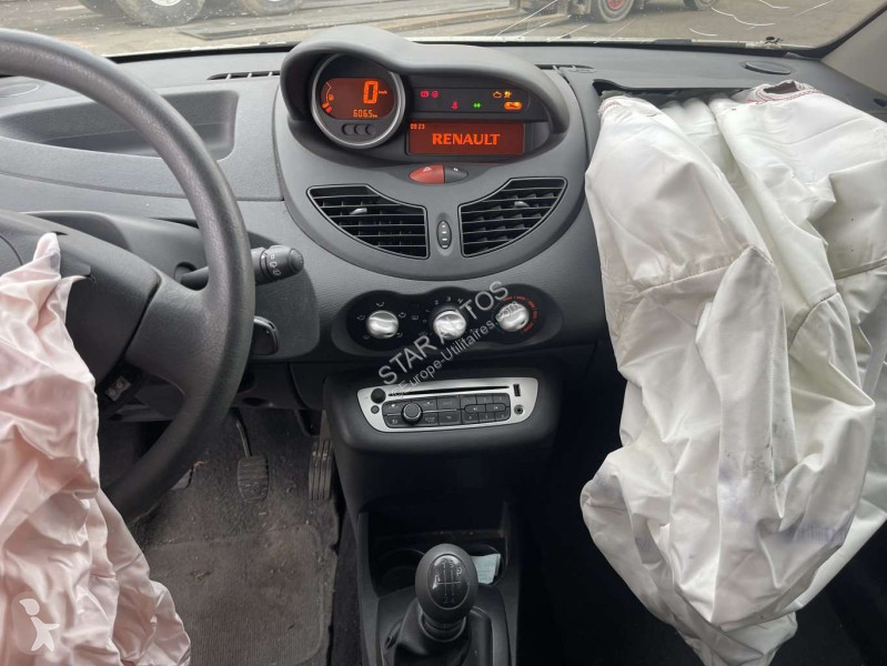 عربة نفعية Renault