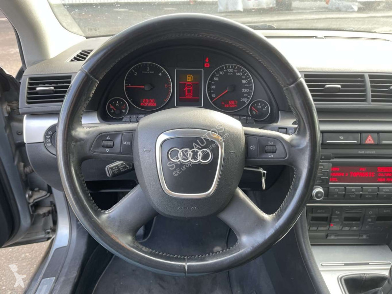 عربة نفعية Audi