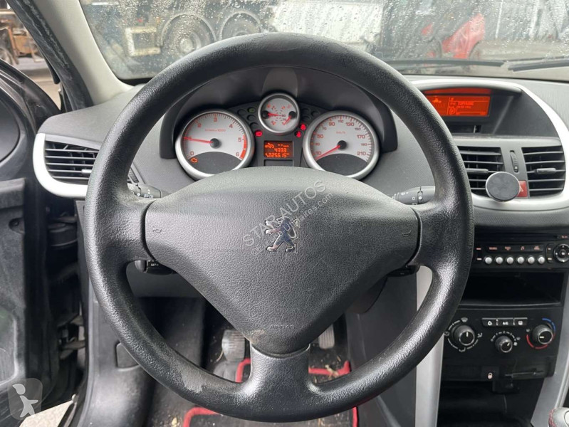 عربة نفعية Peugeot