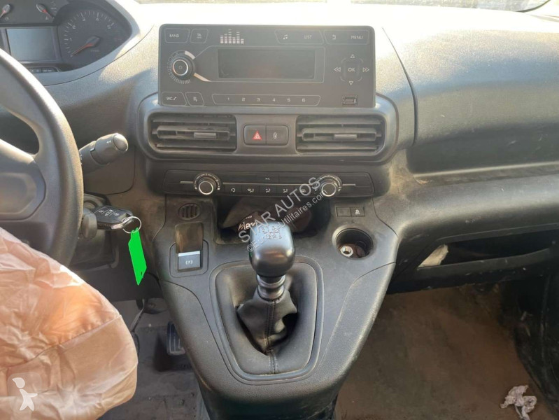 عربة نفعية Peugeot