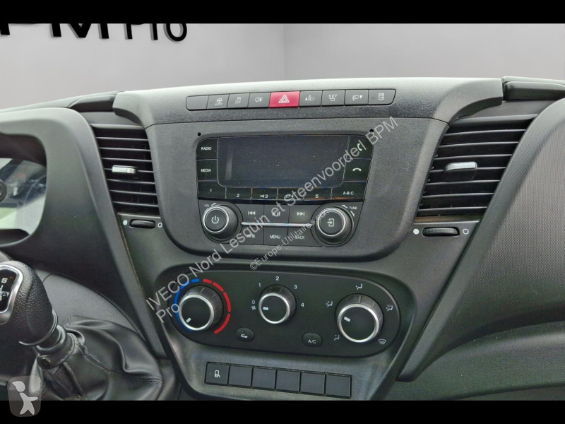 Véhicule utilitaire Iveco CCb 35C16H...