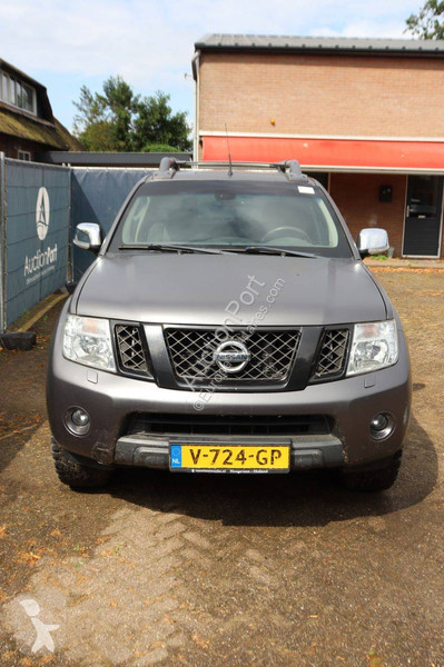 Autoutilitară Nissan