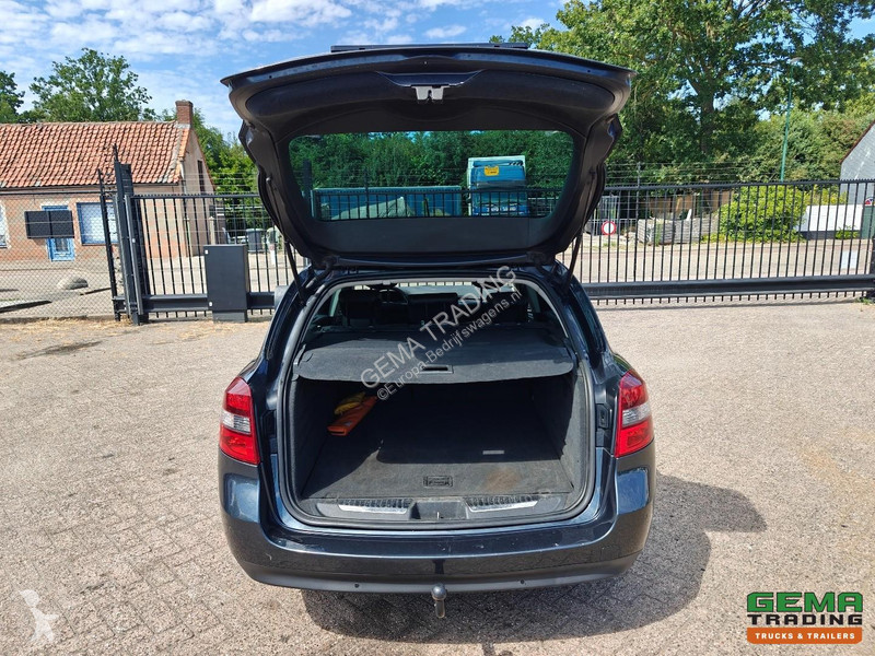 عربة نفعية Renault 4x2 Euro 5 - 5 Seats -...